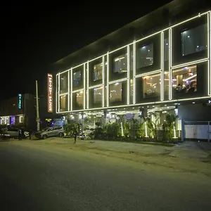 4* Hotel Park Tree Near Delhi Airport